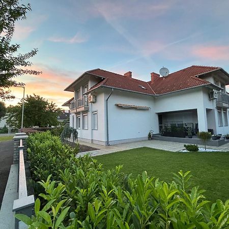 Villa Tara Buek المظهر الخارجي الصورة